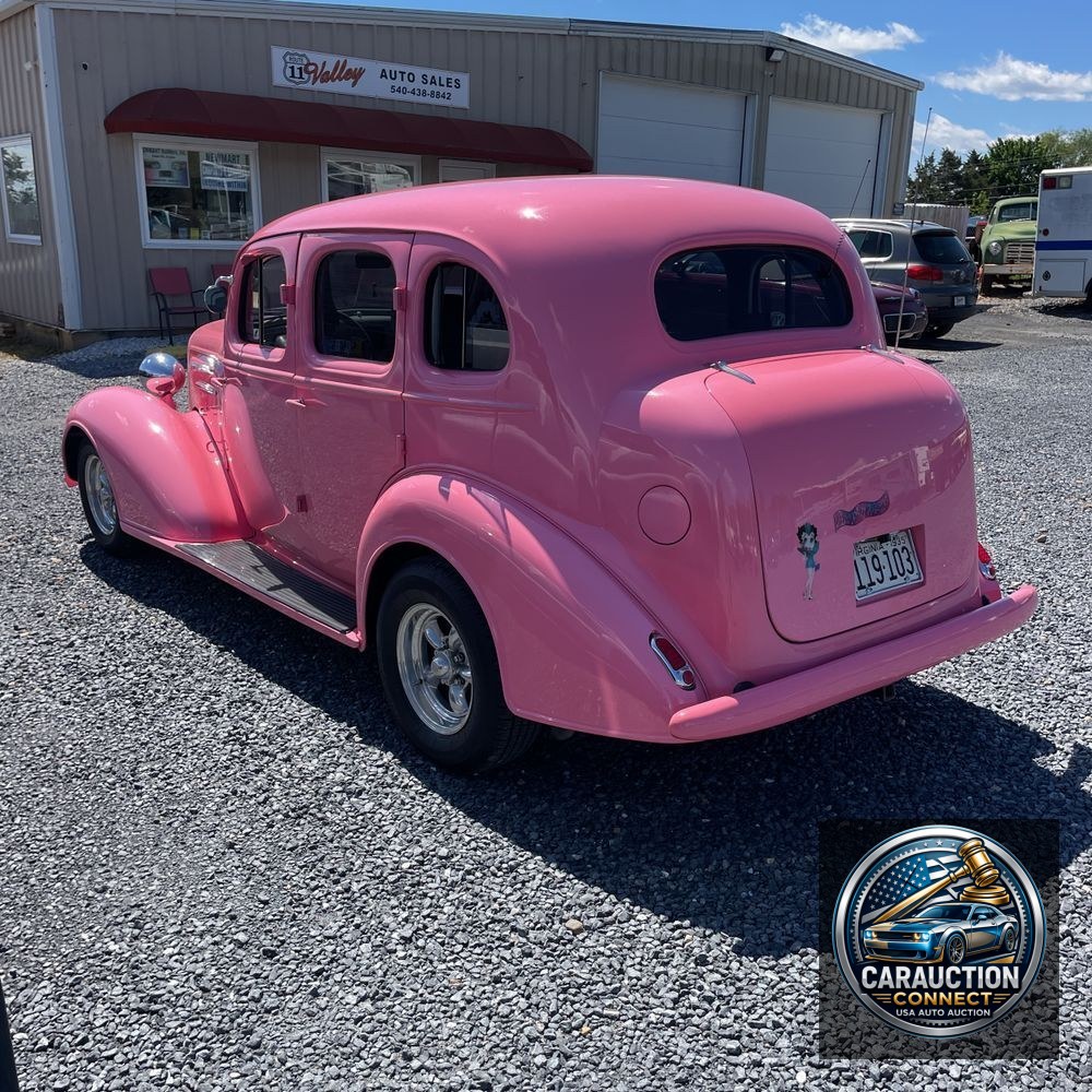 1935 Chevrolet Sedan