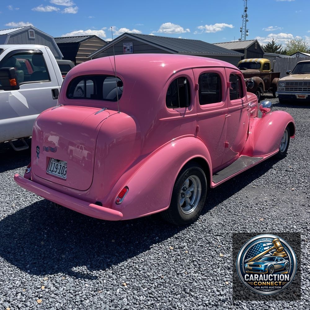 1935 Chevrolet Sedan