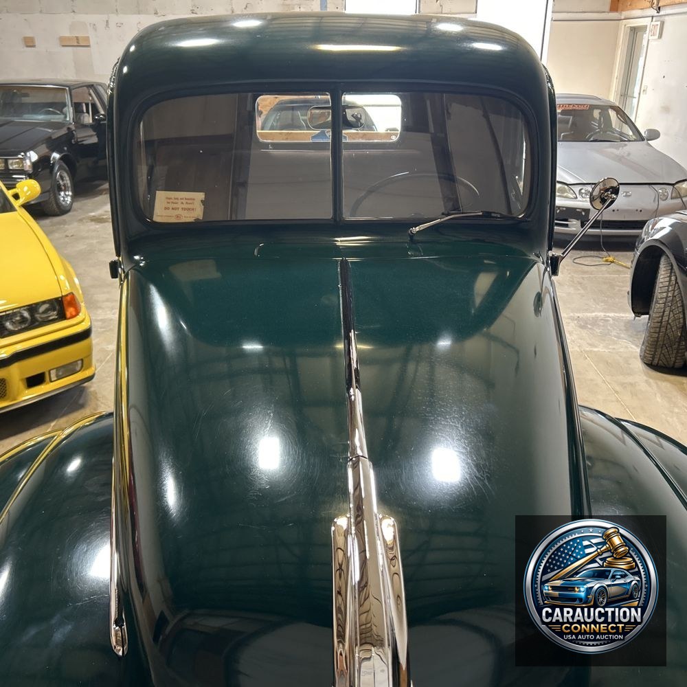 1946 FORD F-100 Deluxe Pickup Truck