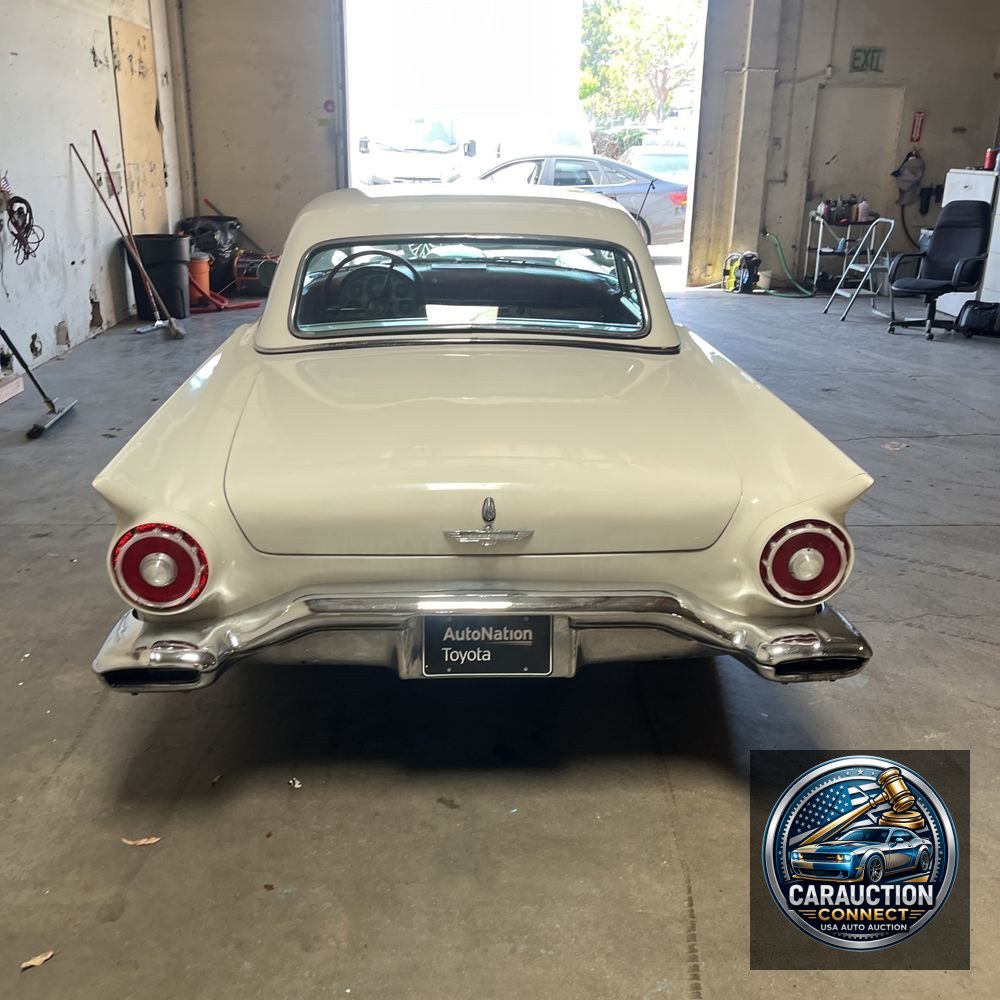 1957 Ford Thunderbird .