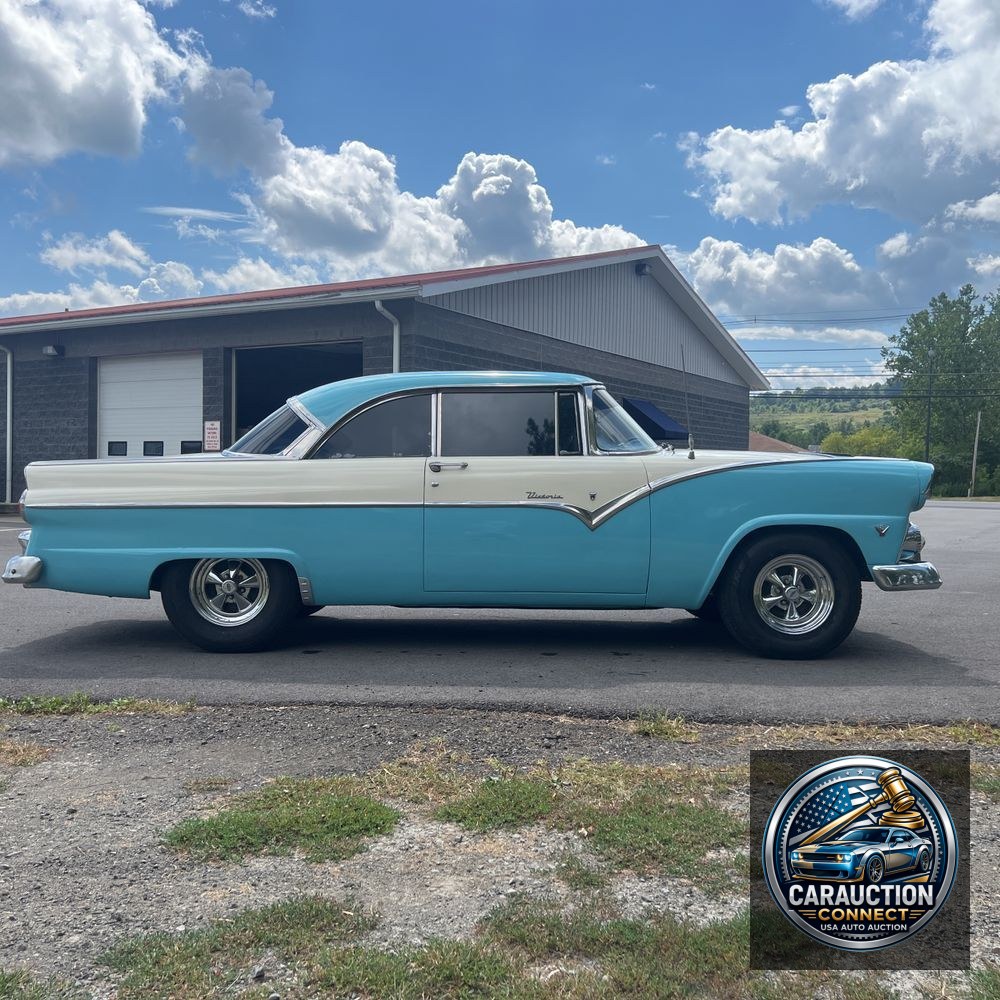 1955 Ford Fairlane Victoria