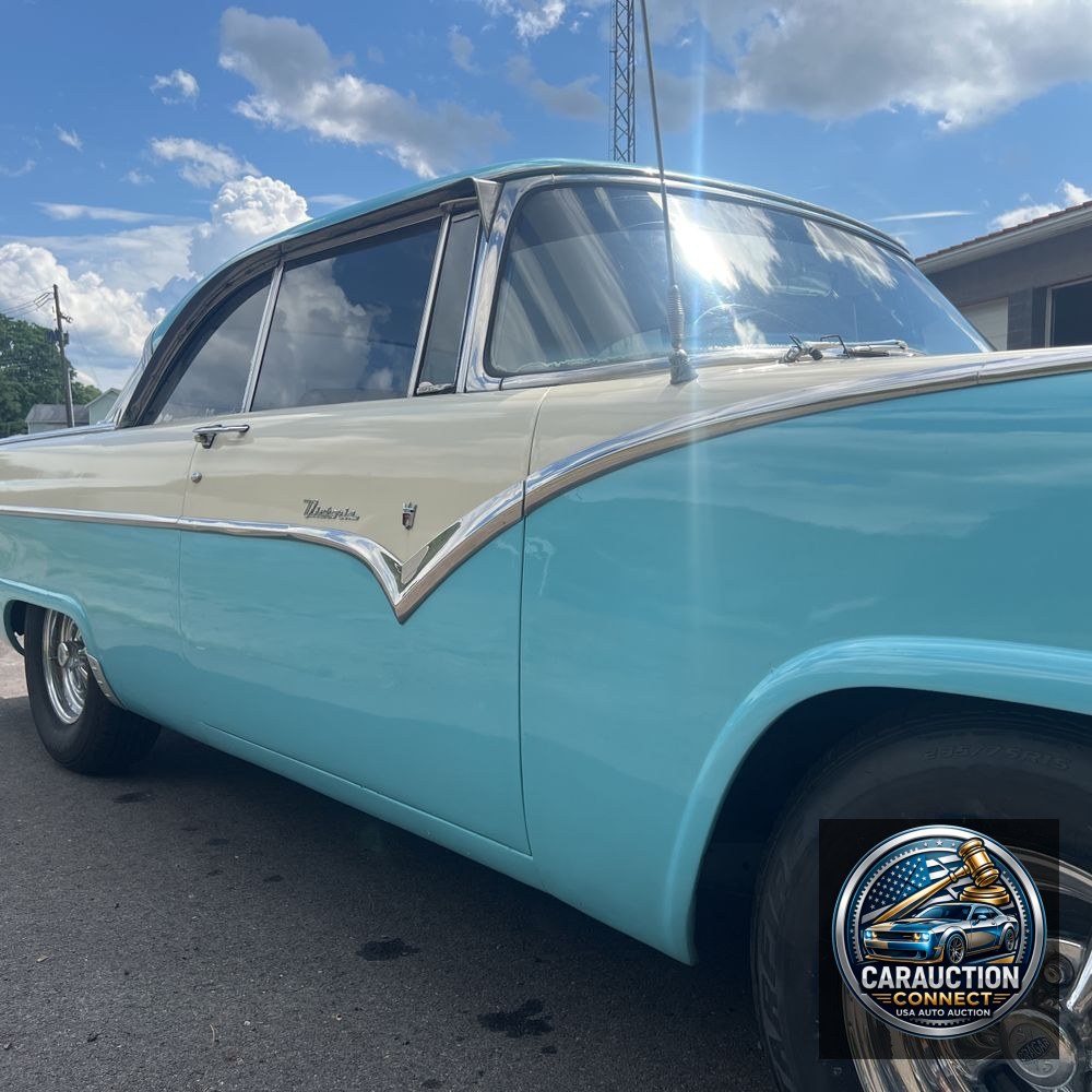 1955 Ford Fairlane Victoria