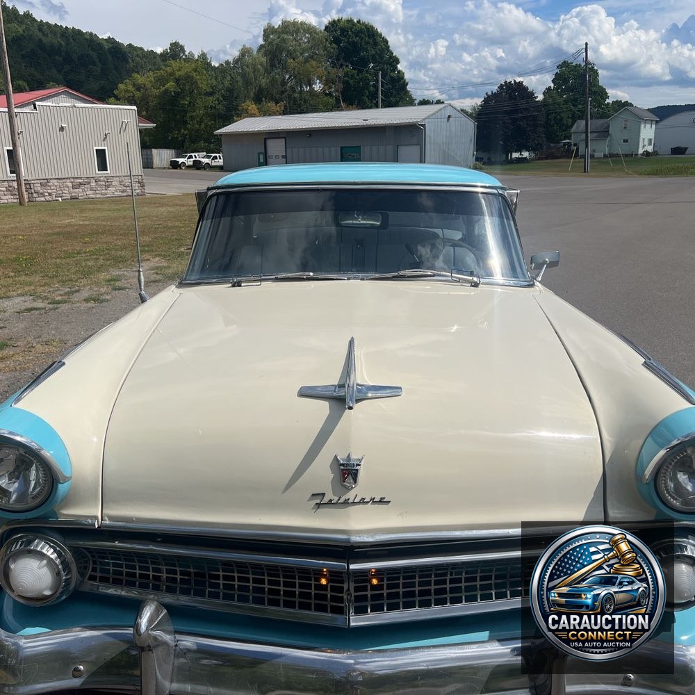 1955 Ford Fairlane Victoria