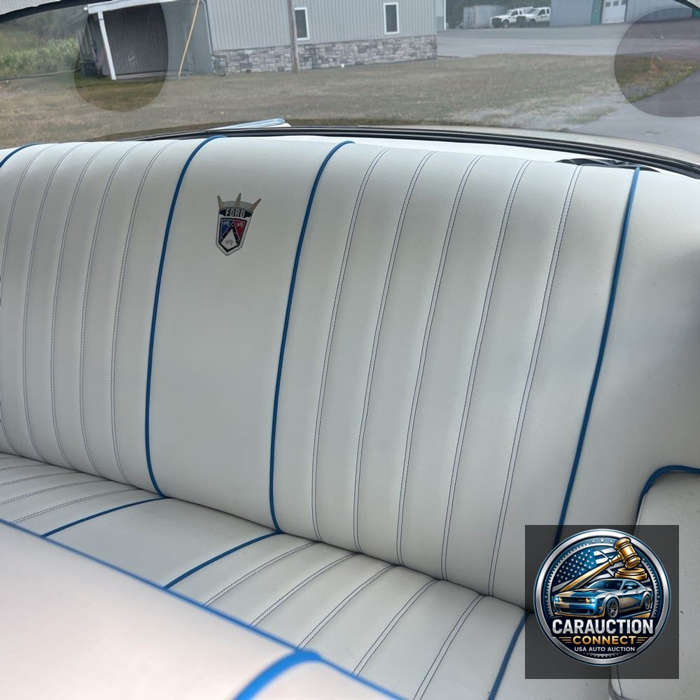 1955 Ford Fairlane Victoria