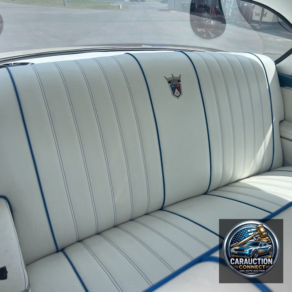 1955 Ford Fairlane Victoria