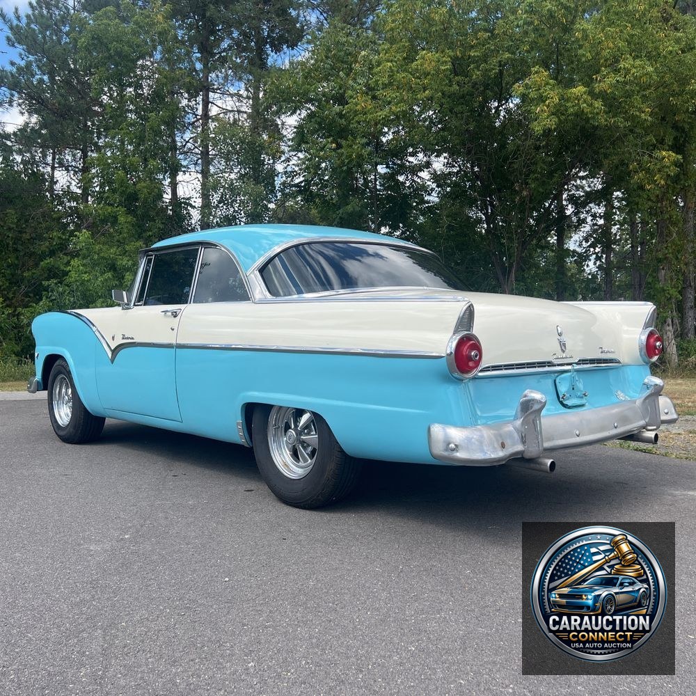 1955 Ford Fairlane Victoria