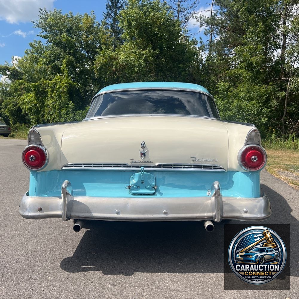 1955 Ford Fairlane Victoria