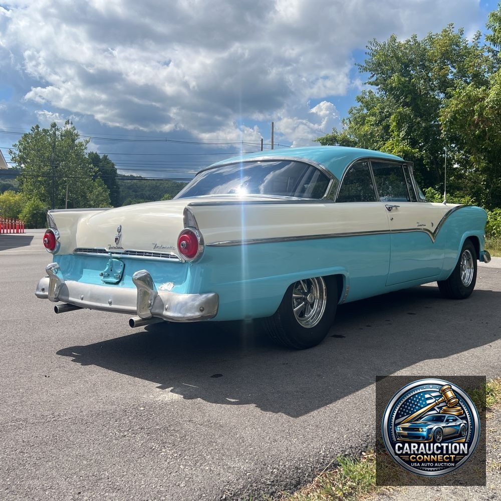1955 Ford Fairlane Victoria