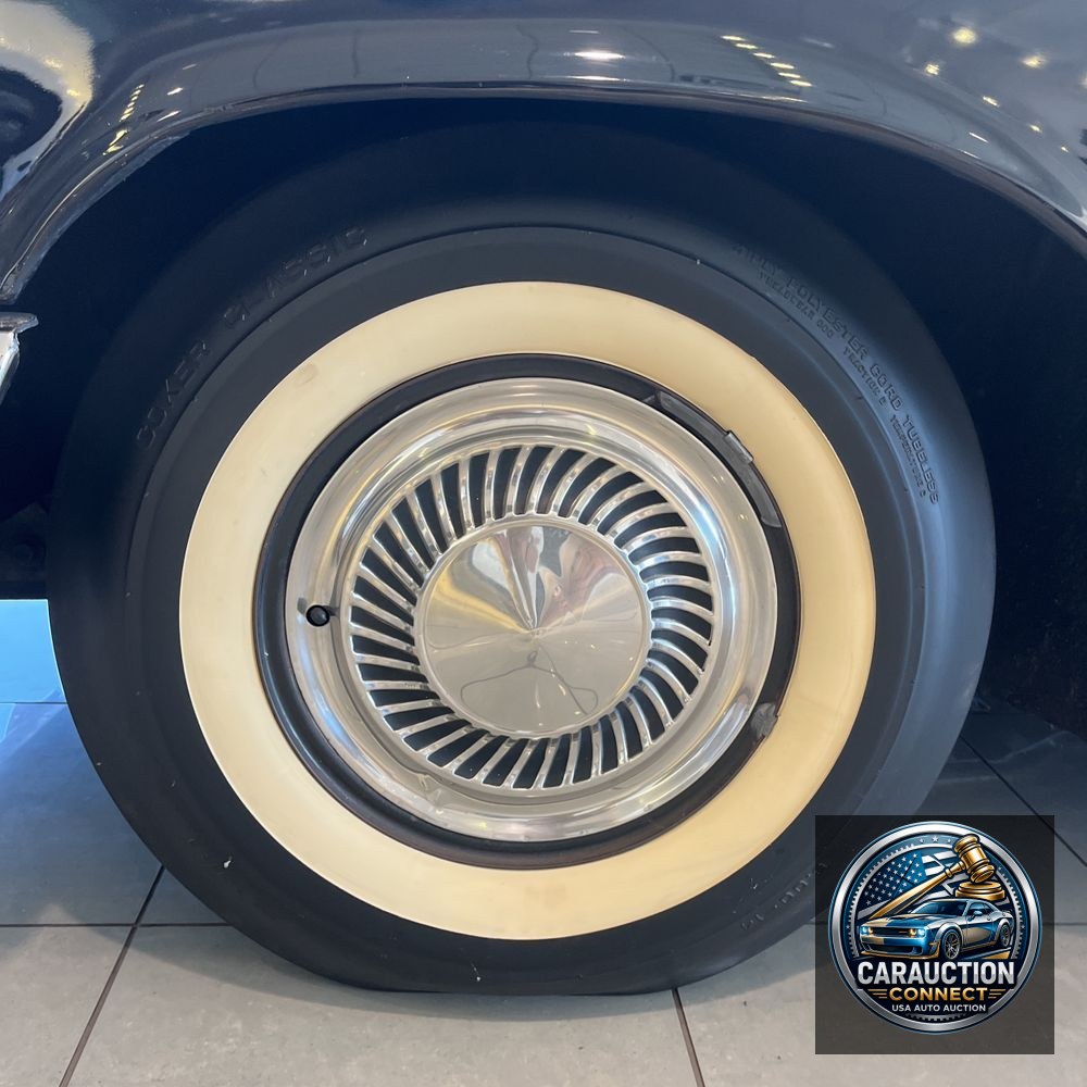 1960 Ford Thunderbird  .