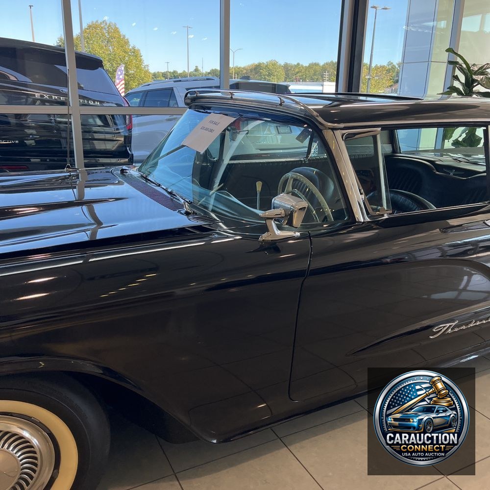 1960 Ford Thunderbird  .