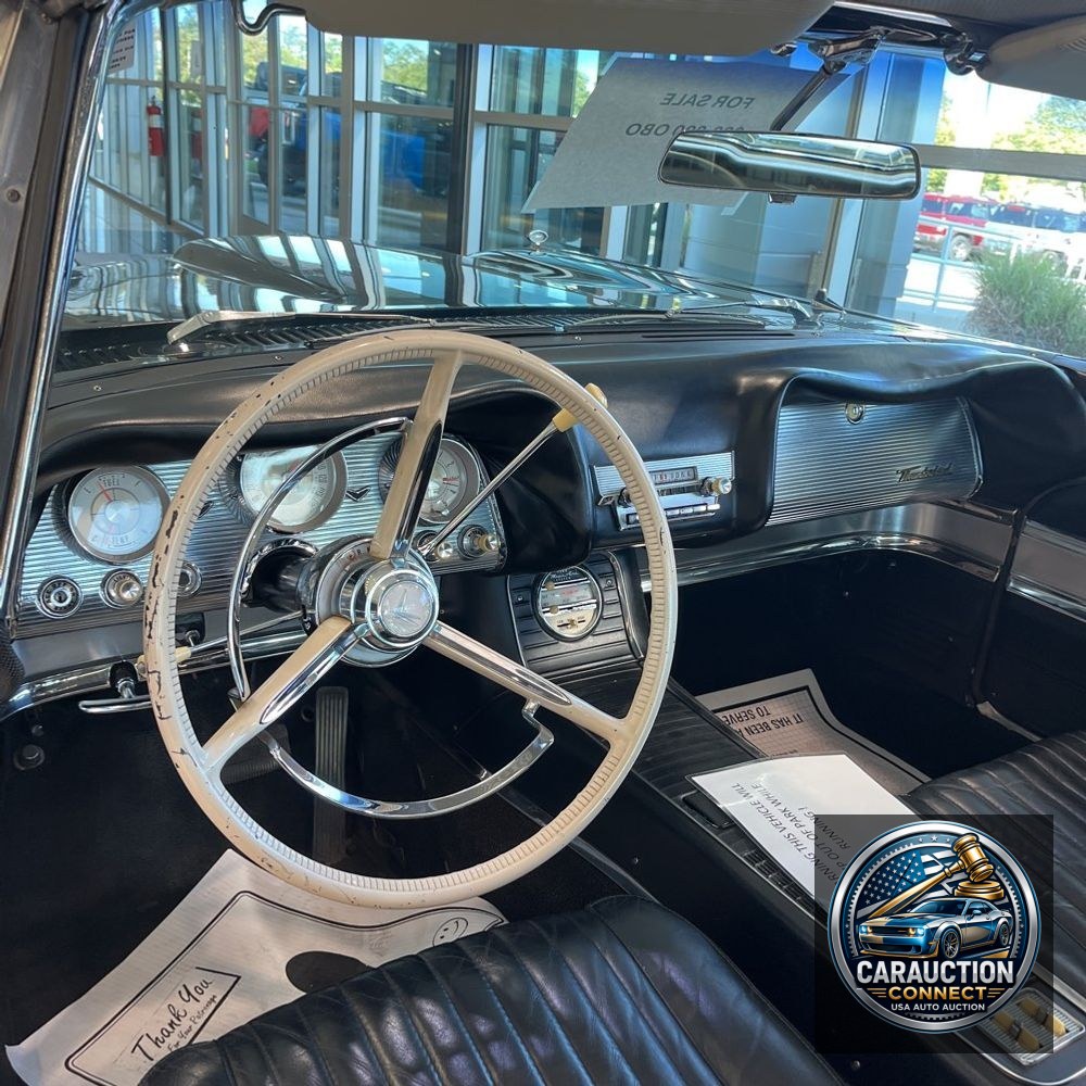 1960 Ford Thunderbird  .