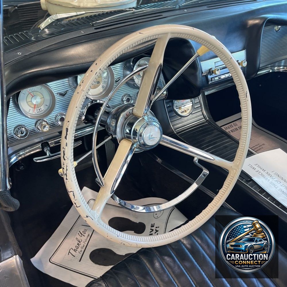 1960 Ford Thunderbird  .