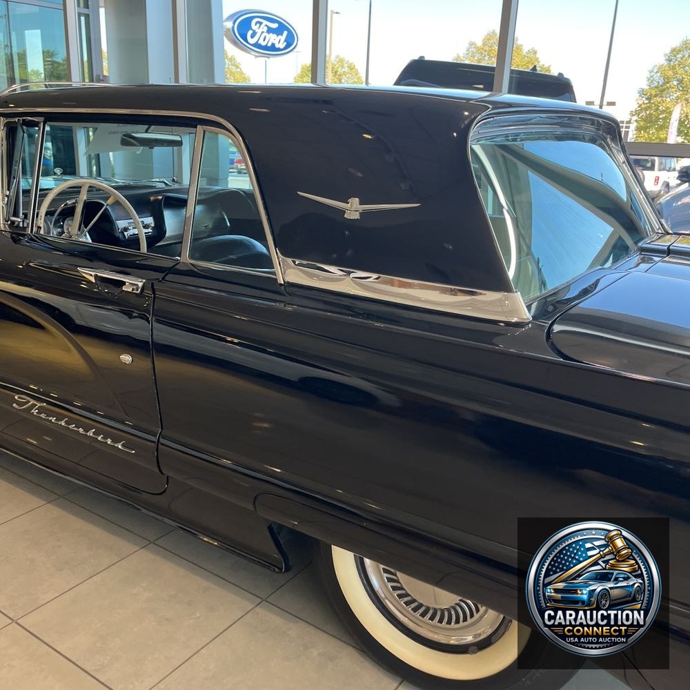 1960 Ford Thunderbird  .