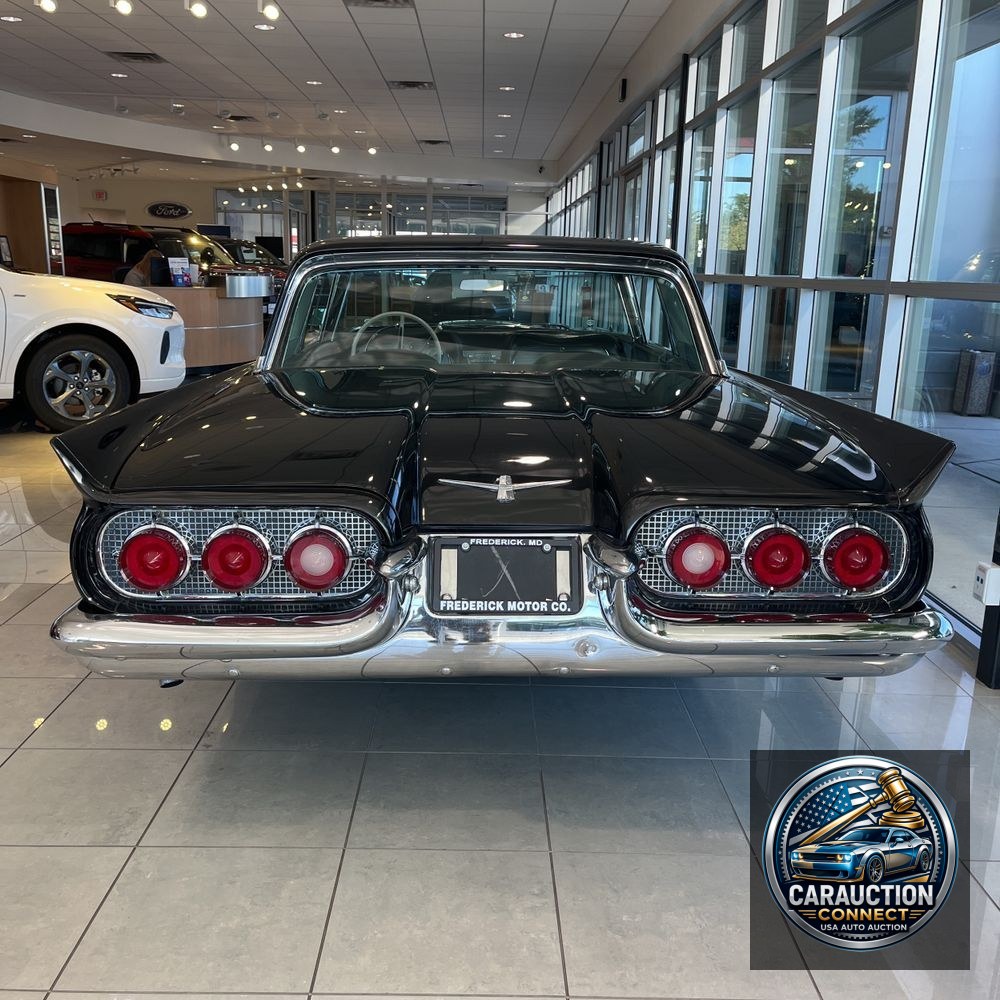 1960 Ford Thunderbird  .