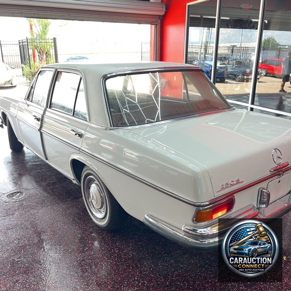 1967 Mercedes 250 250