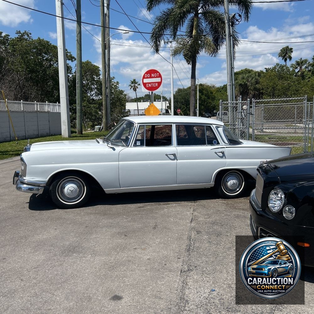 1962 Mercedes Benz  220S 220