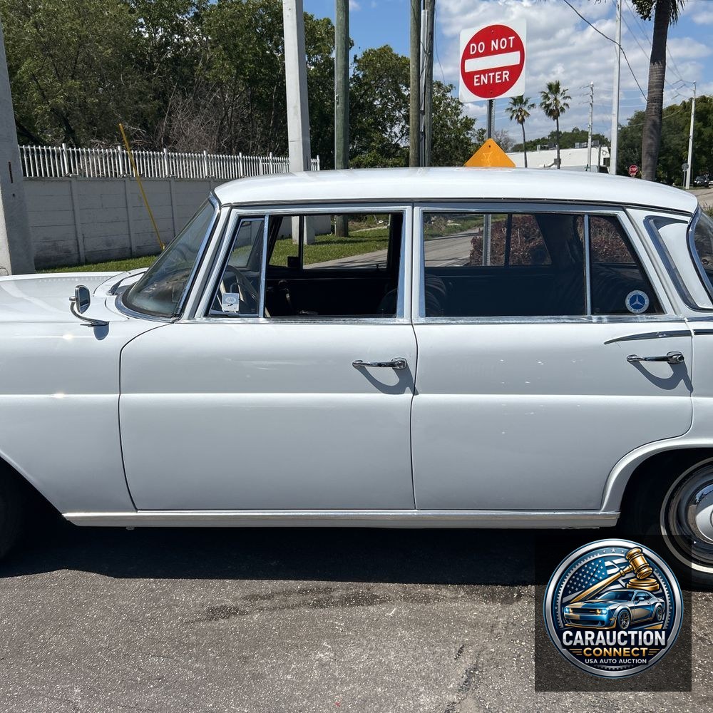 1962 Mercedes Benz  220S 220