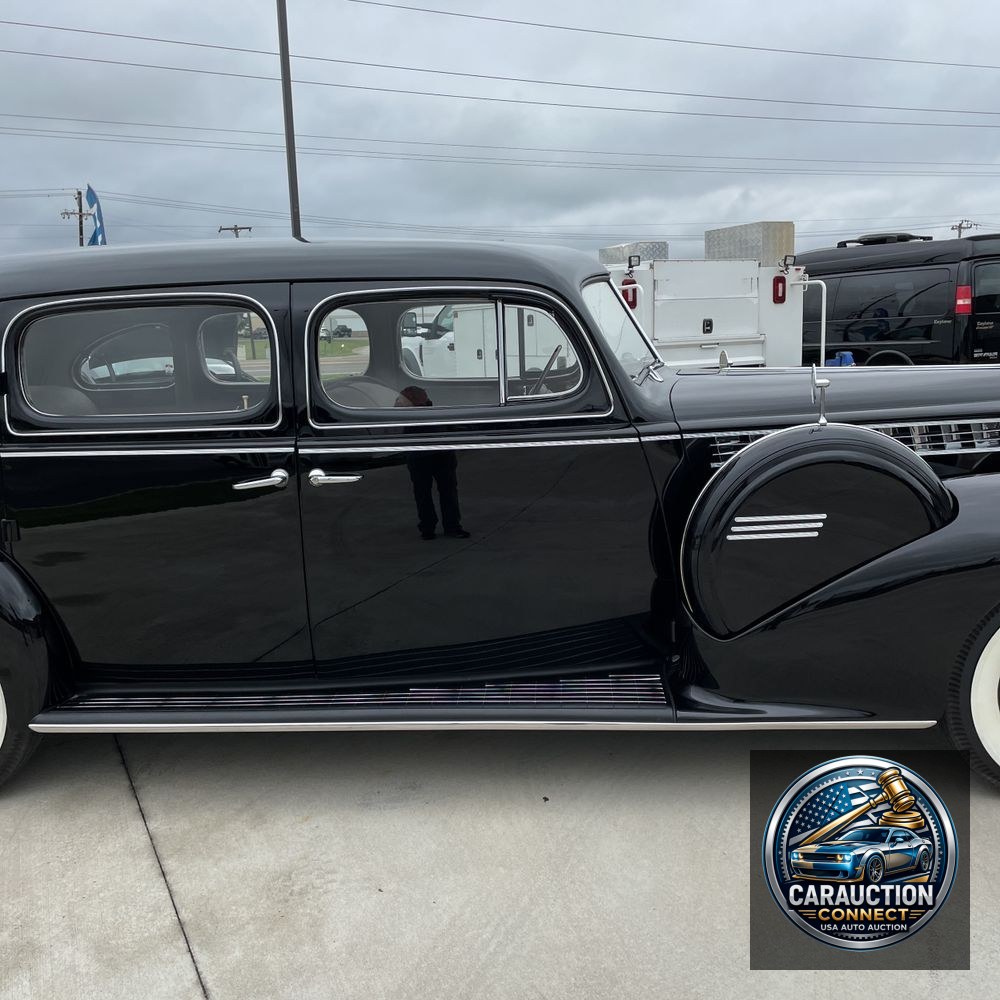 1940 Packard Super 8 180 Sedan