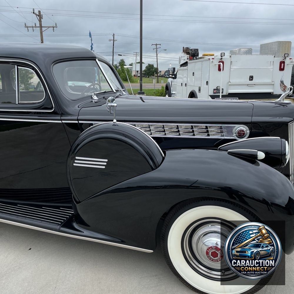 1940 Packard Super 8 180 Sedan