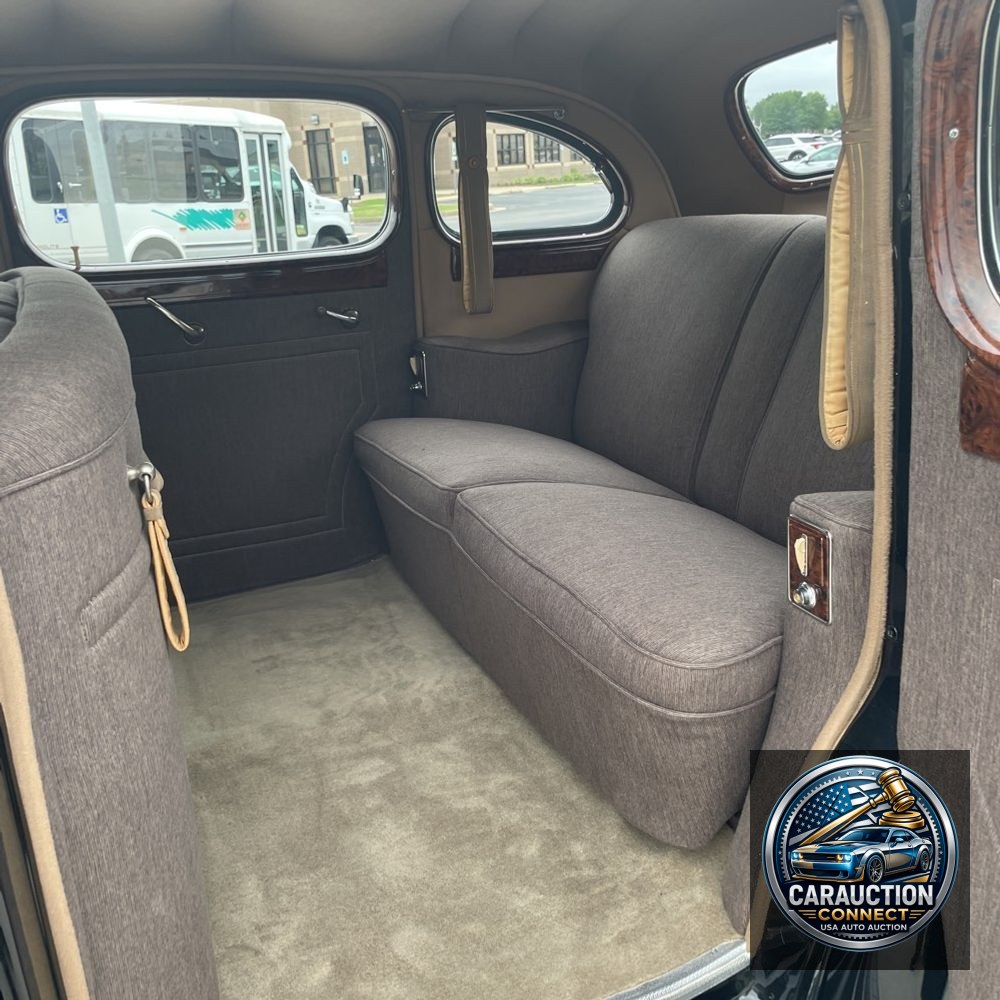 1940 Packard Super 8 180 Sedan