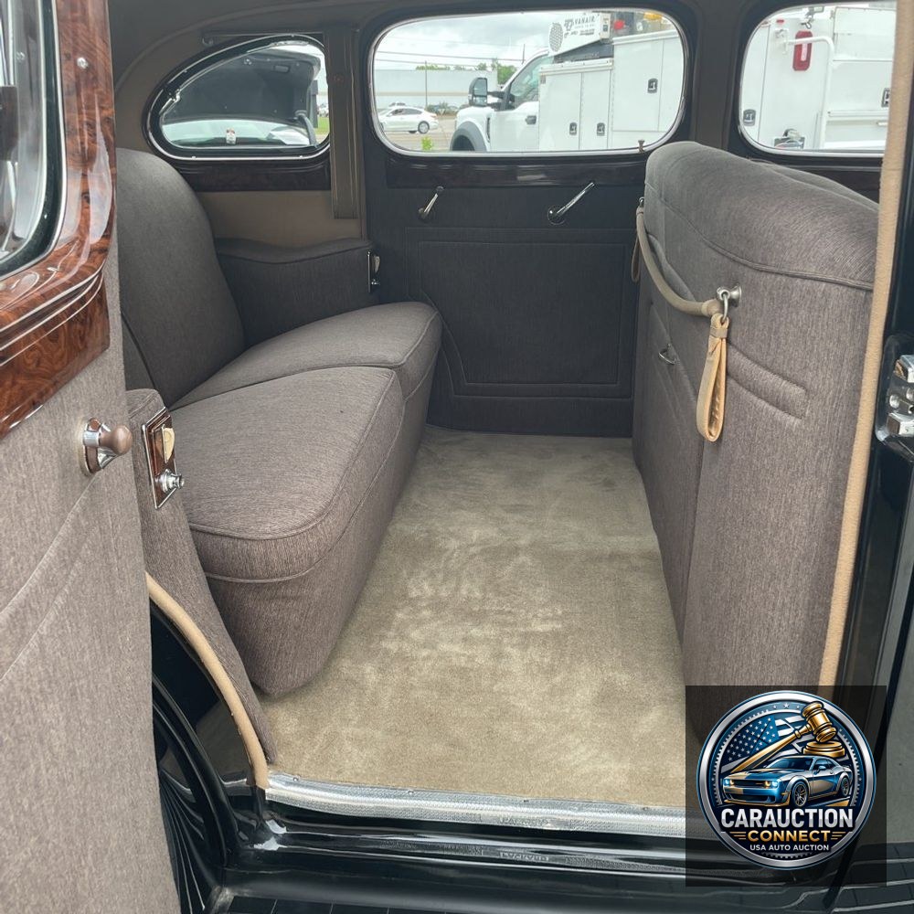 1940 Packard Super 8 180 Sedan