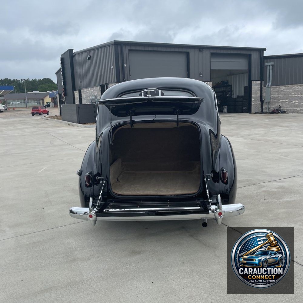 1940 Packard Super 8 180 Sedan