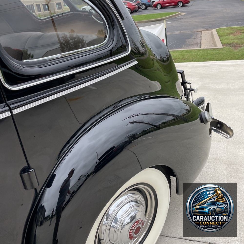 1940 Packard Super 8 180 Sedan