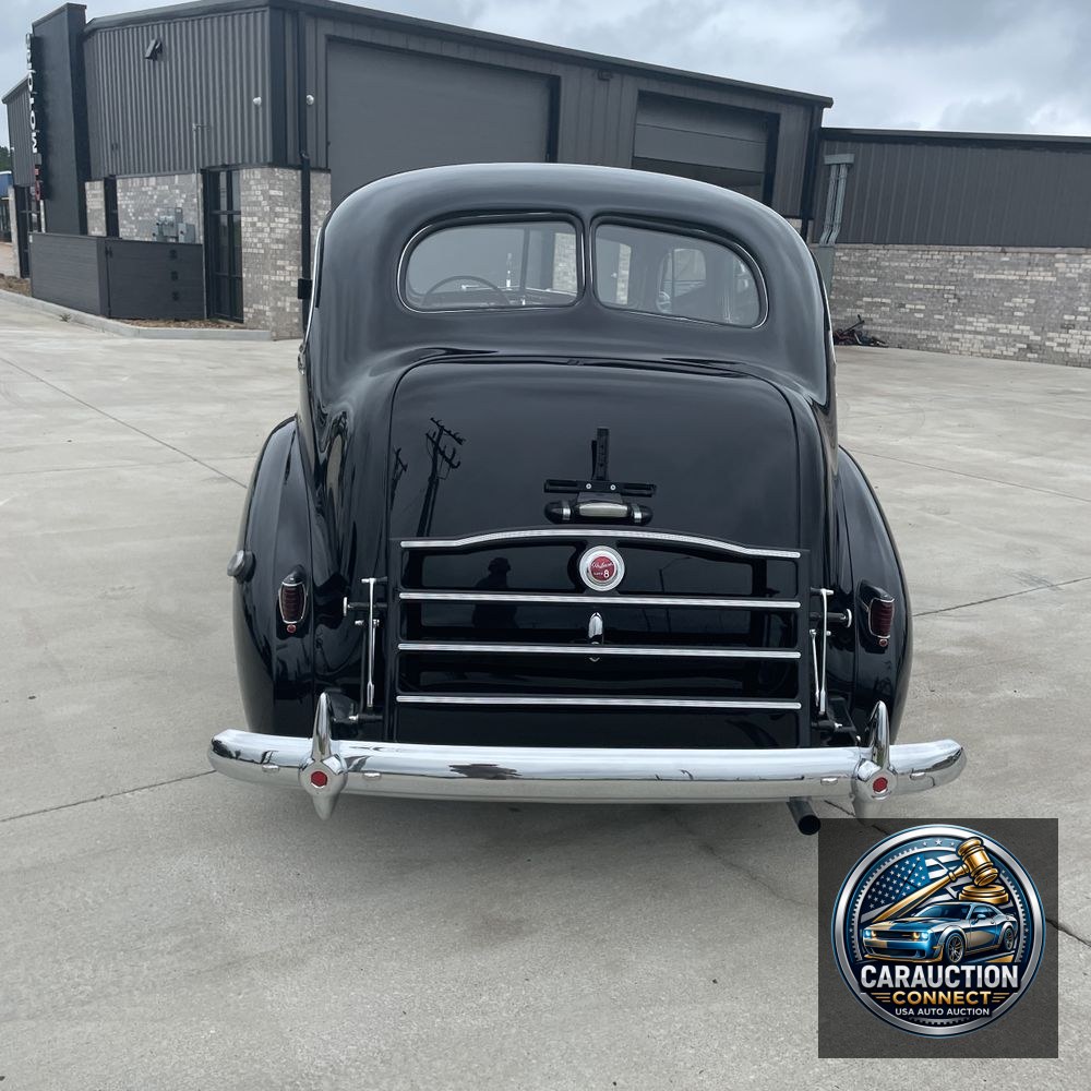 1940 Packard Super 8 180 Sedan
