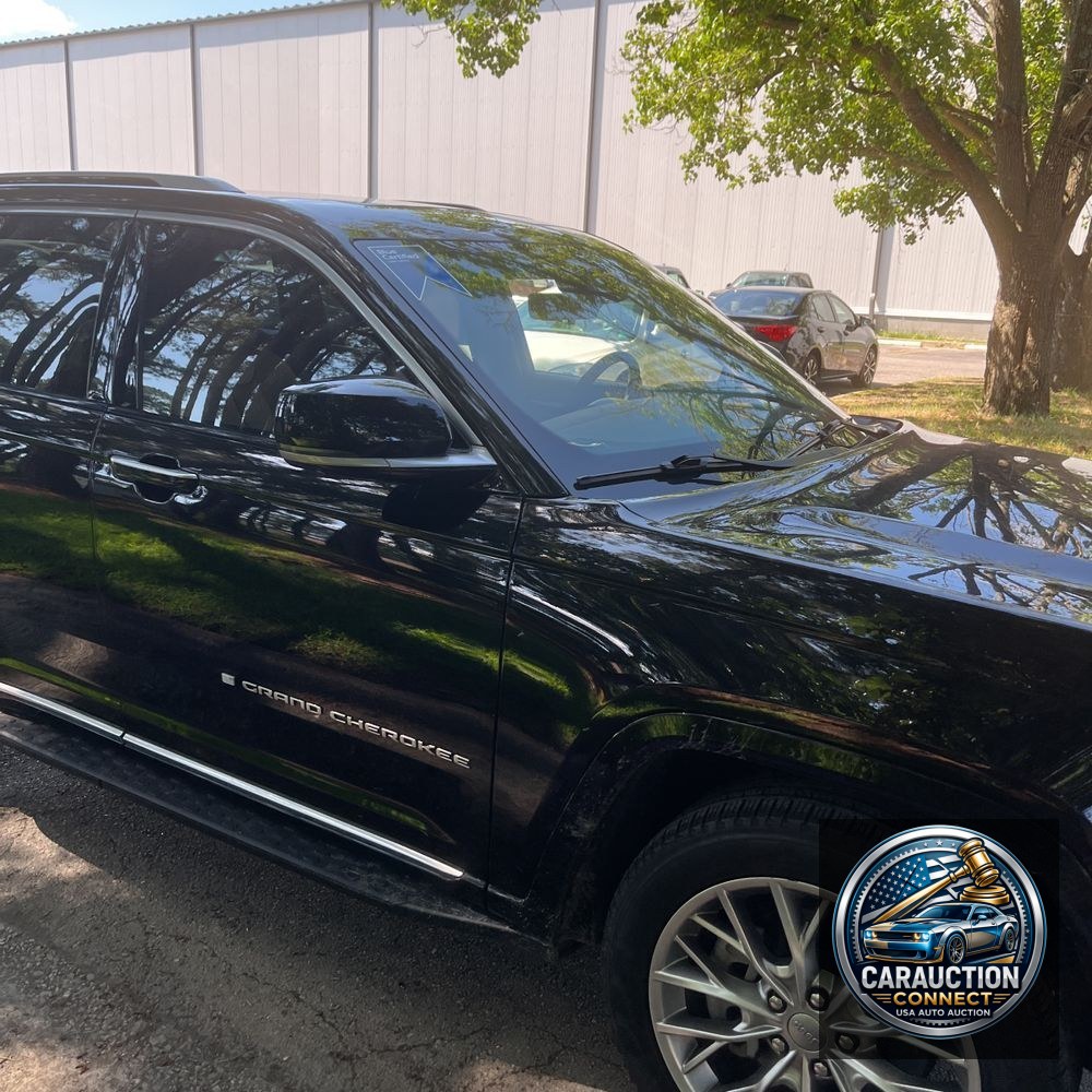 2022 Jeep Grand Cherokee Summit