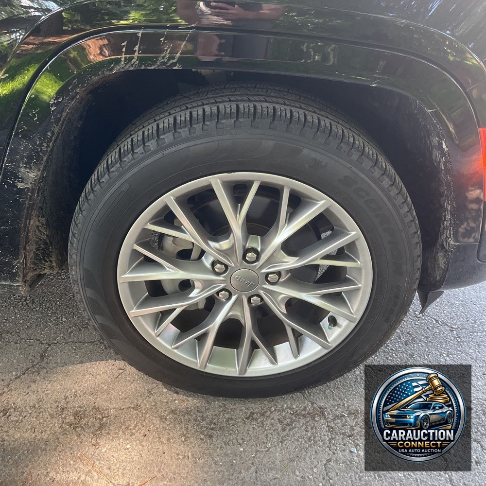 2022 Jeep Grand Cherokee Summit