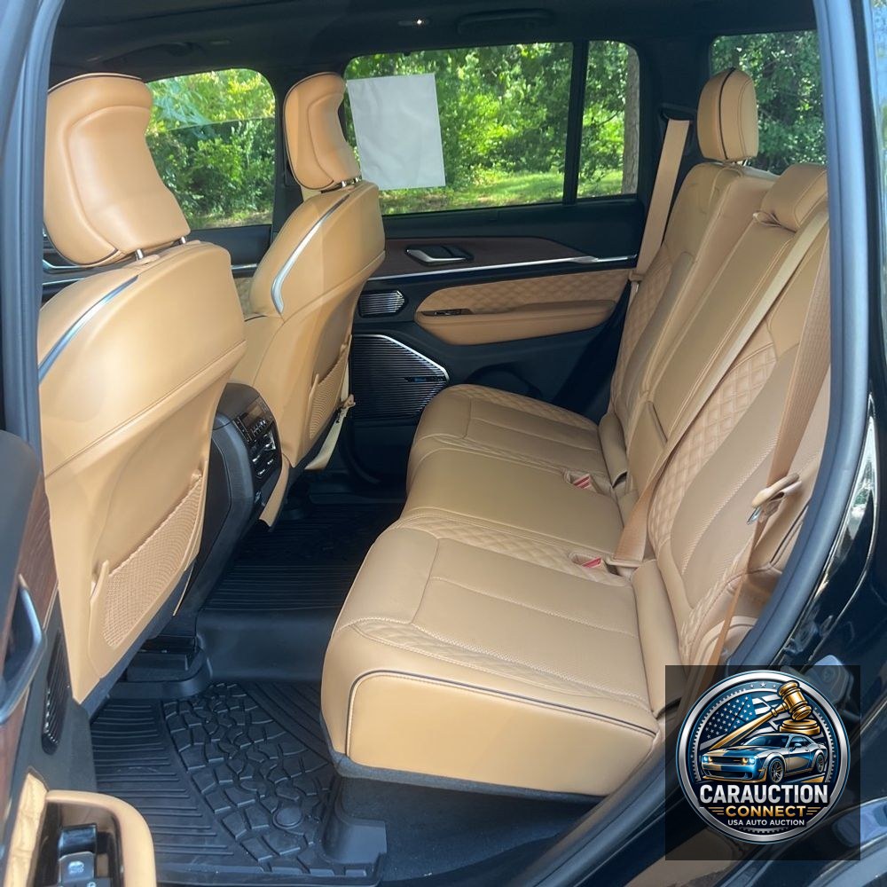 2022 Jeep Grand Cherokee Summit