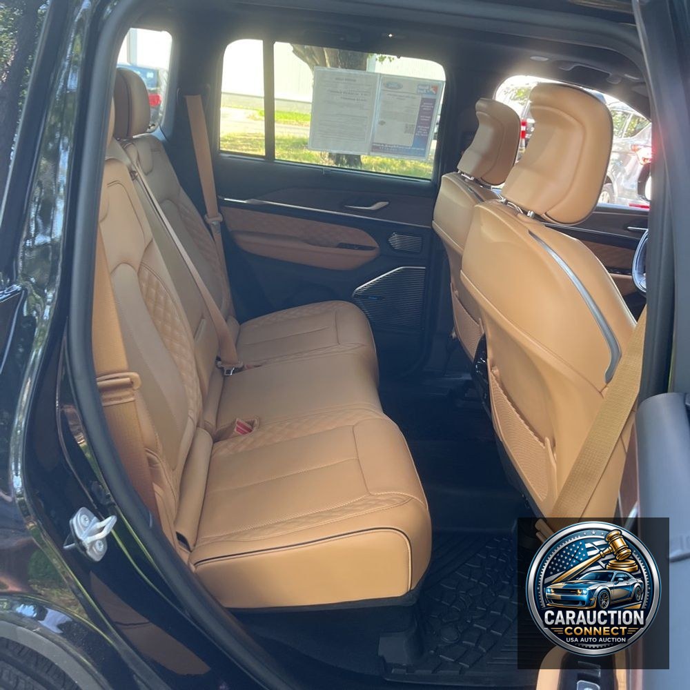 2022 Jeep Grand Cherokee Summit