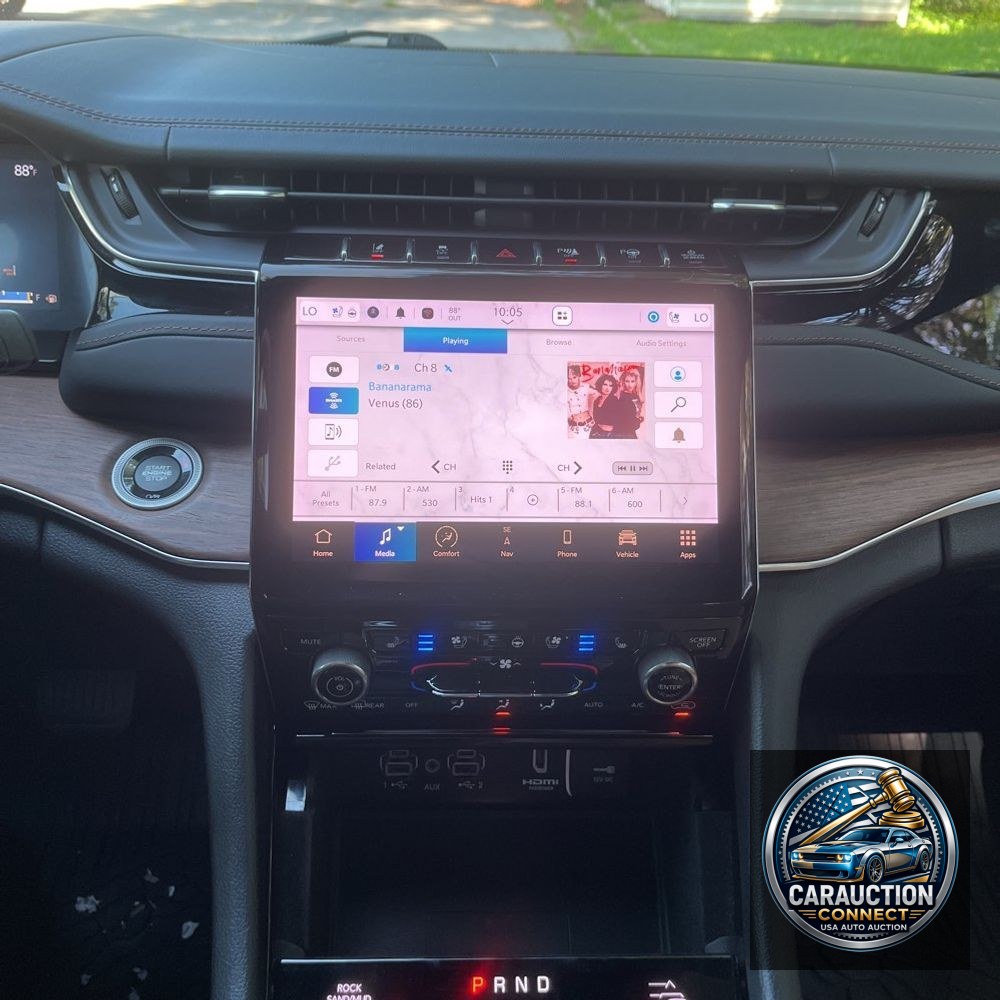 2022 Jeep Grand Cherokee Summit