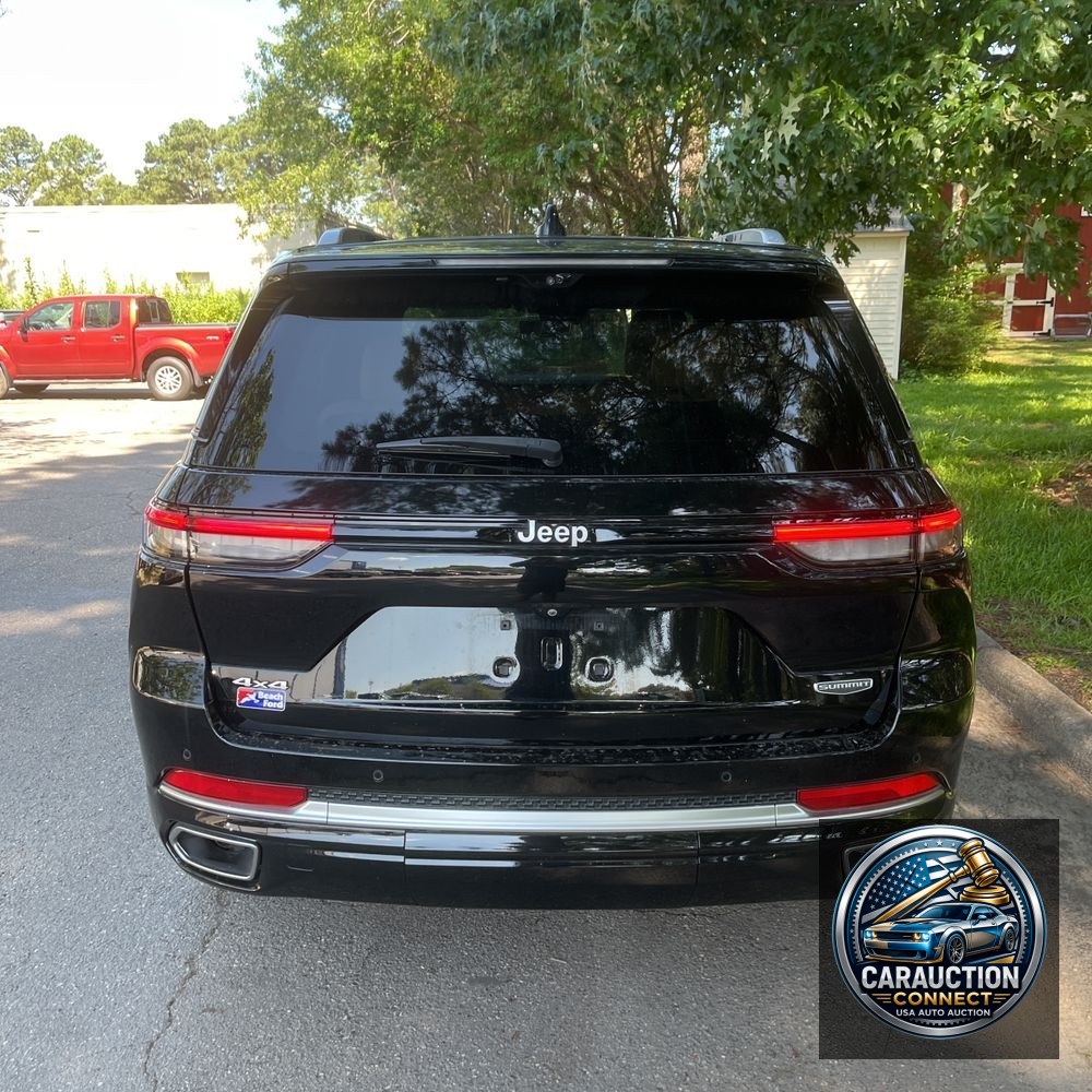 2022 Jeep Grand Cherokee Summit