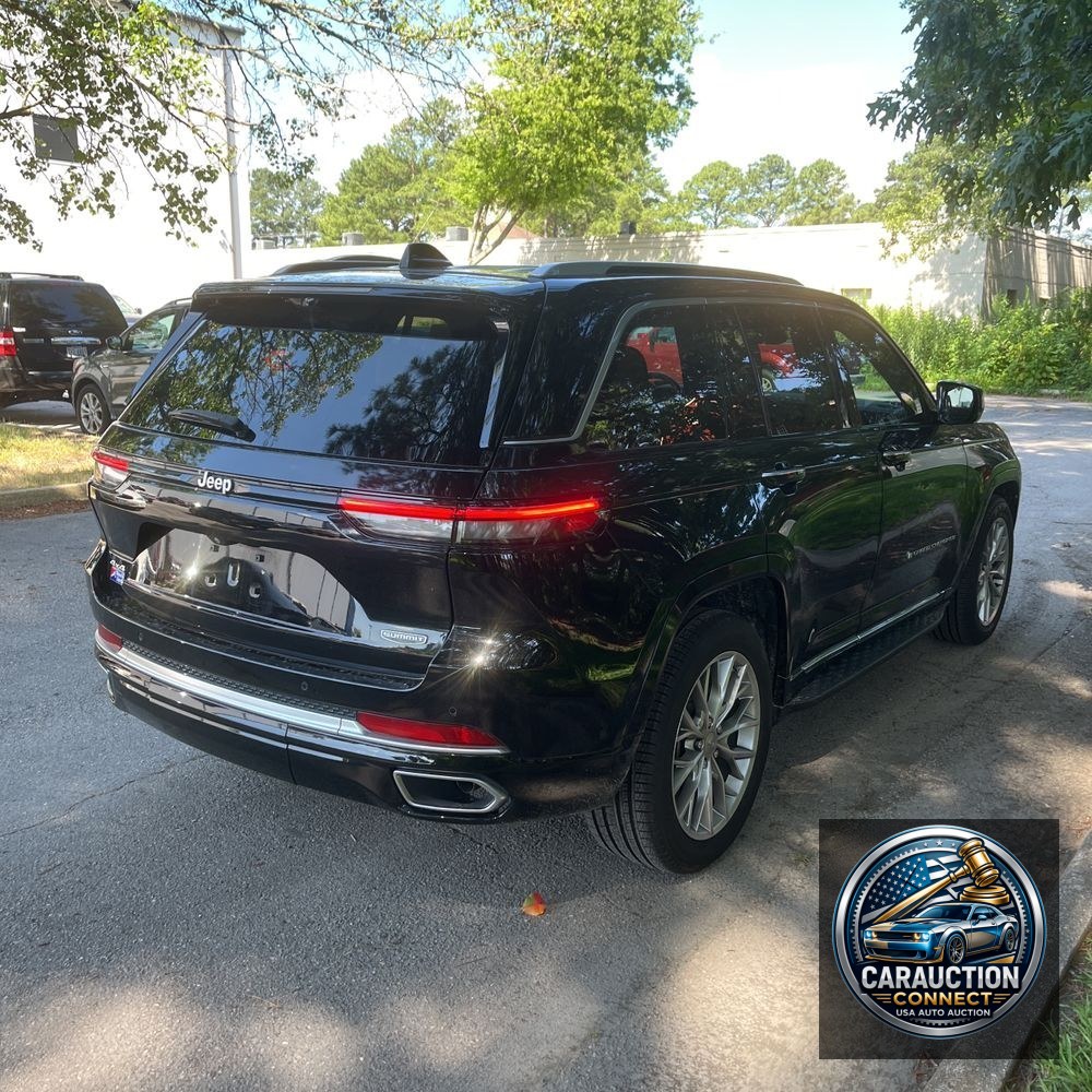 2022 Jeep Grand Cherokee Summit