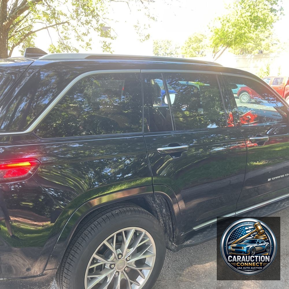 2022 Jeep Grand Cherokee Summit