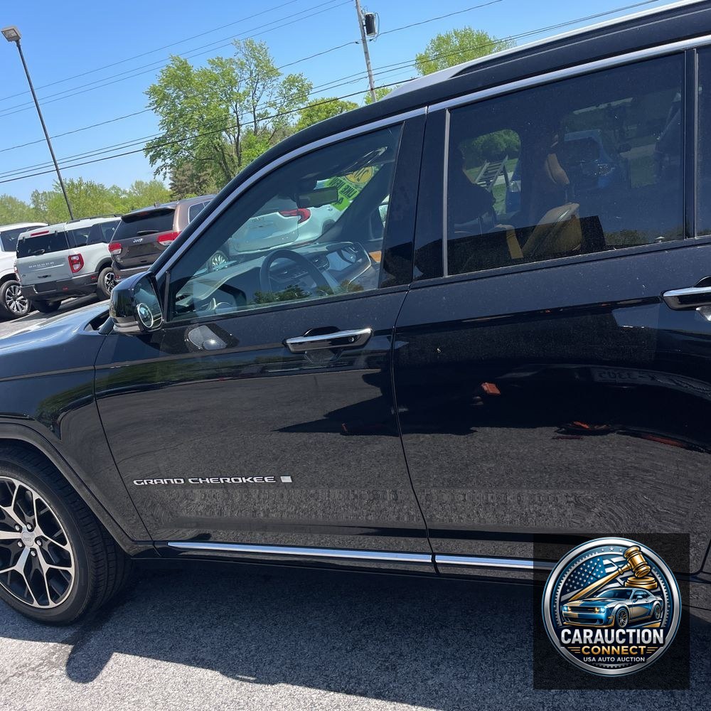 2022 Jeep Grand Cherokee Summit Reserve