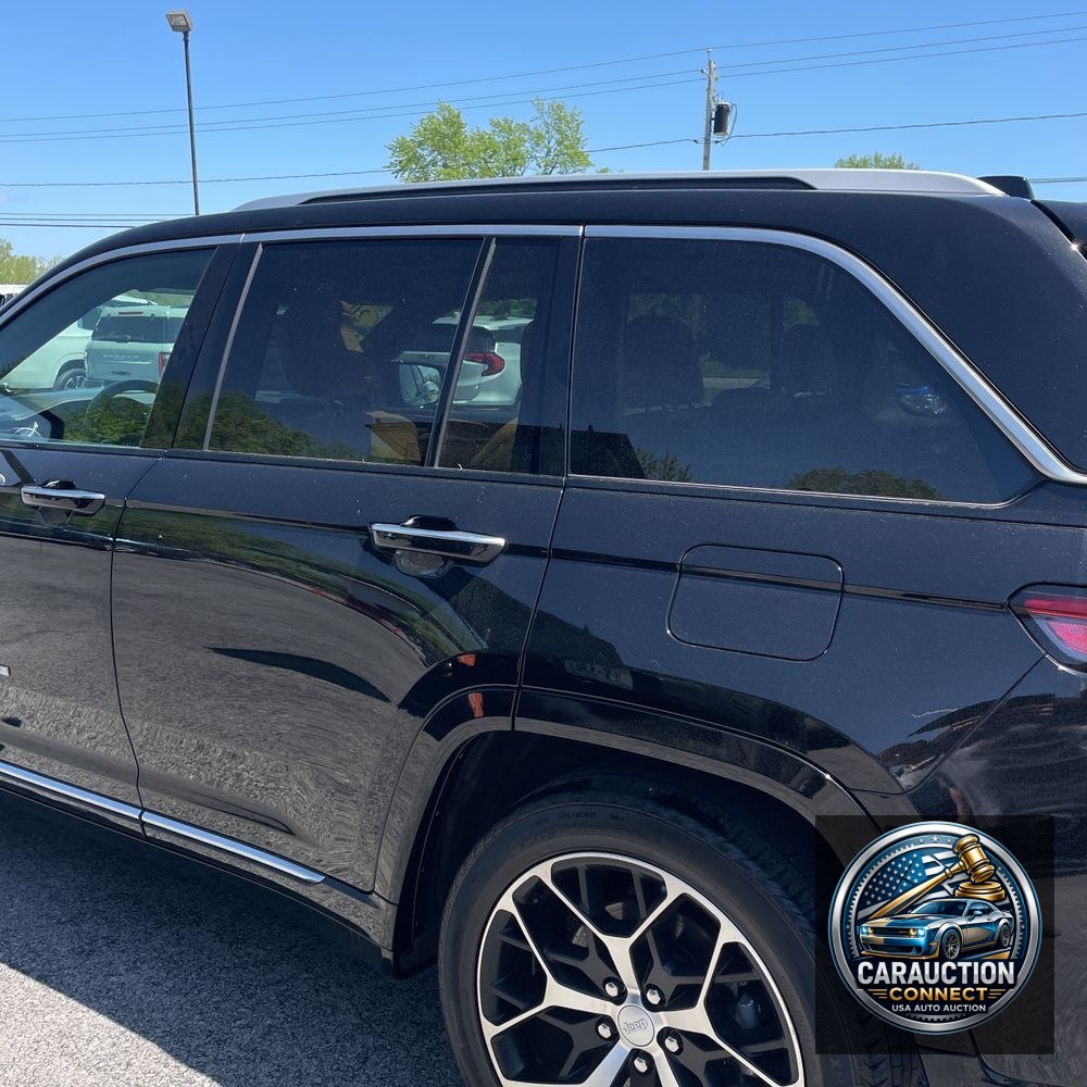 2022 Jeep Grand Cherokee Summit Reserve