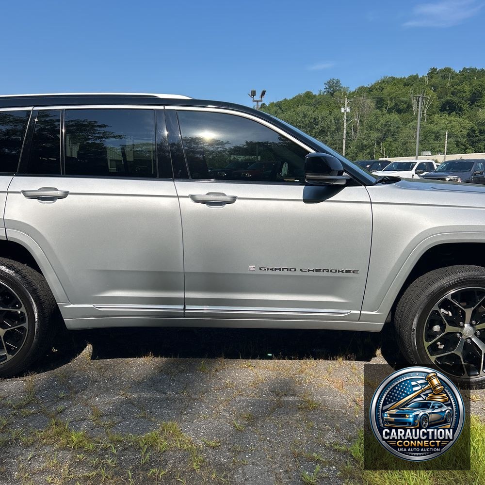 2022 Jeep Grand Cherokee Summit Reserve