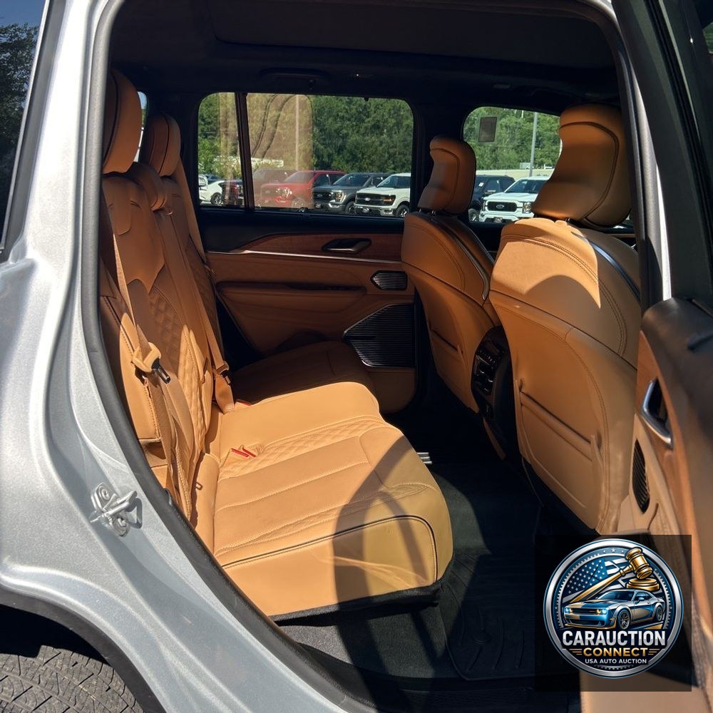 2022 Jeep Grand Cherokee Summit Reserve