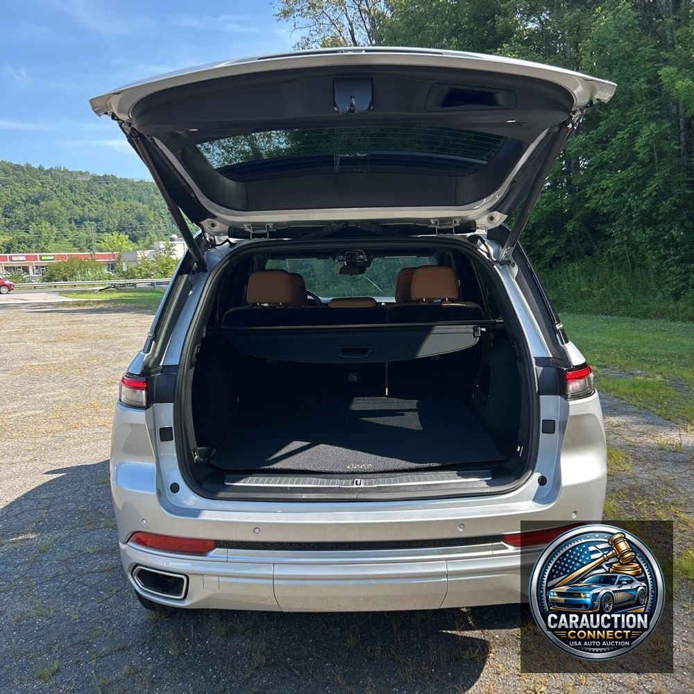 2022 Jeep Grand Cherokee Summit Reserve
