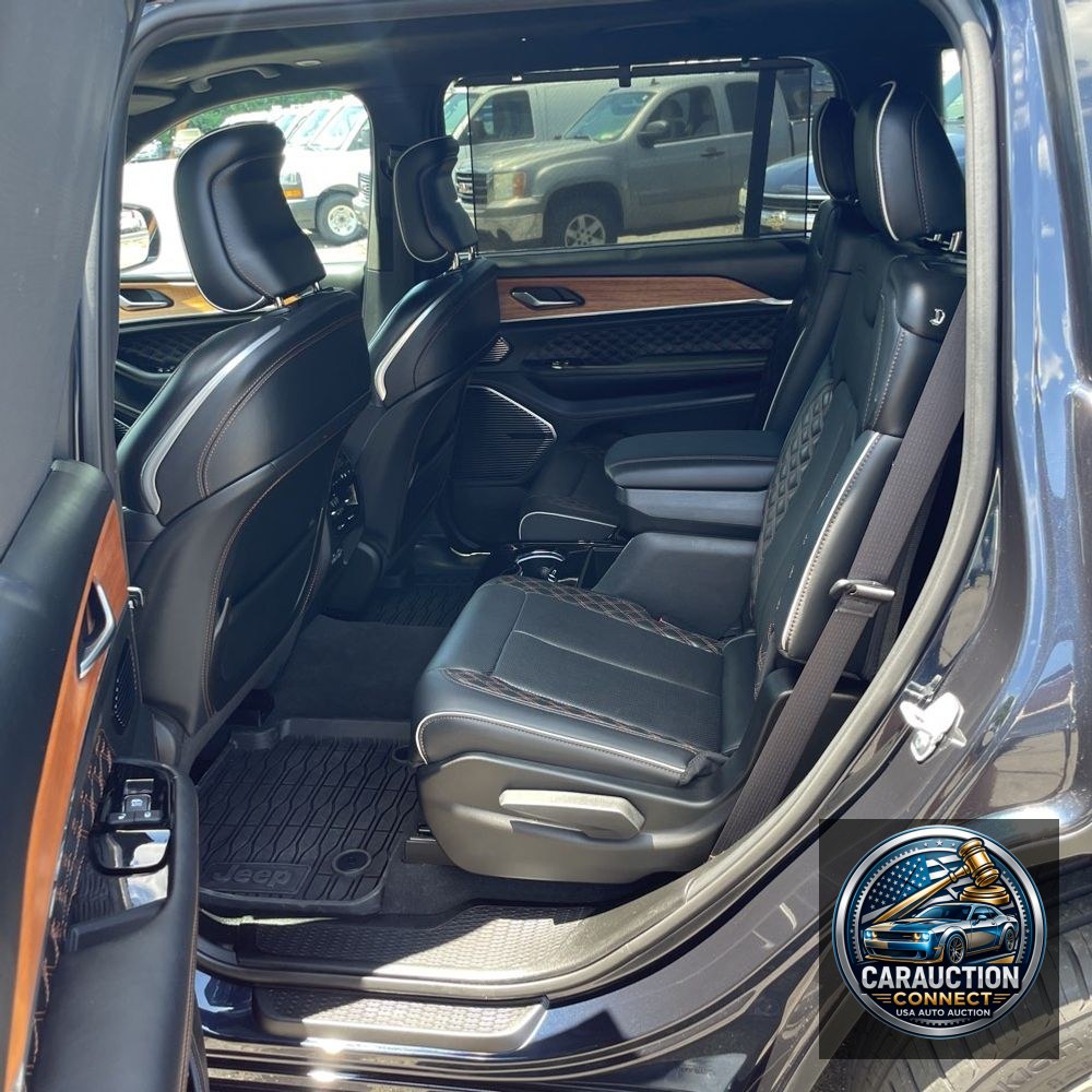 2023 Jeep Grand Cherokee L Summit Reserve