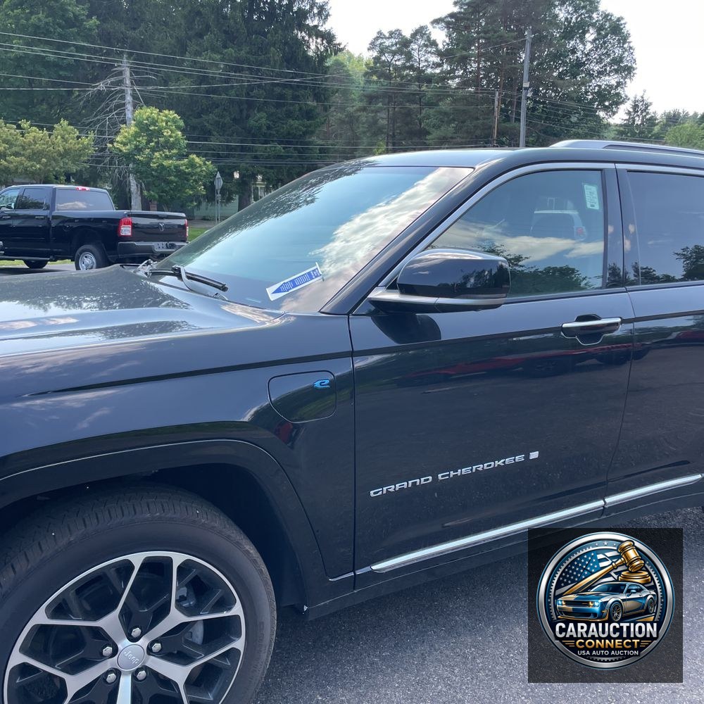 2023 Jeep Grand Cherokee Summit 4XE 4D SUV 4WD