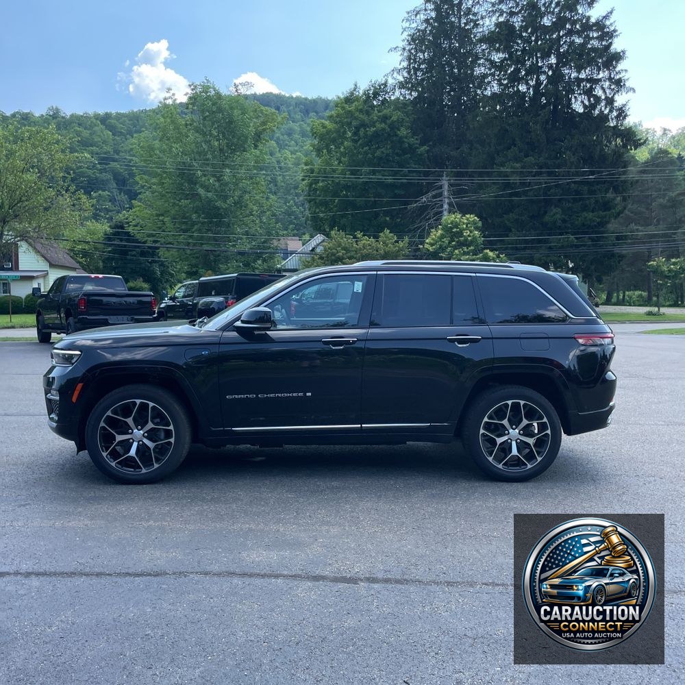 2023 Jeep Grand Cherokee Summit 4XE 4D SUV 4WD