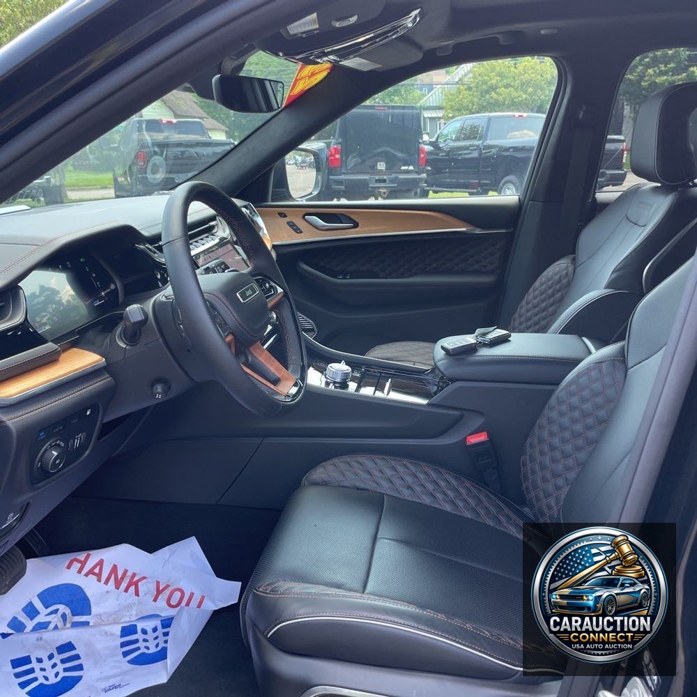 2023 Jeep Grand Cherokee Summit 4XE 4D SUV 4WD