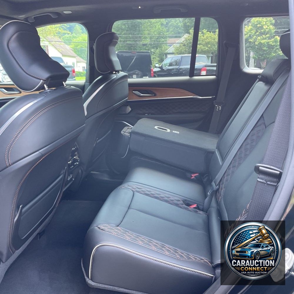 2023 Jeep Grand Cherokee Summit 4XE 4D SUV 4WD