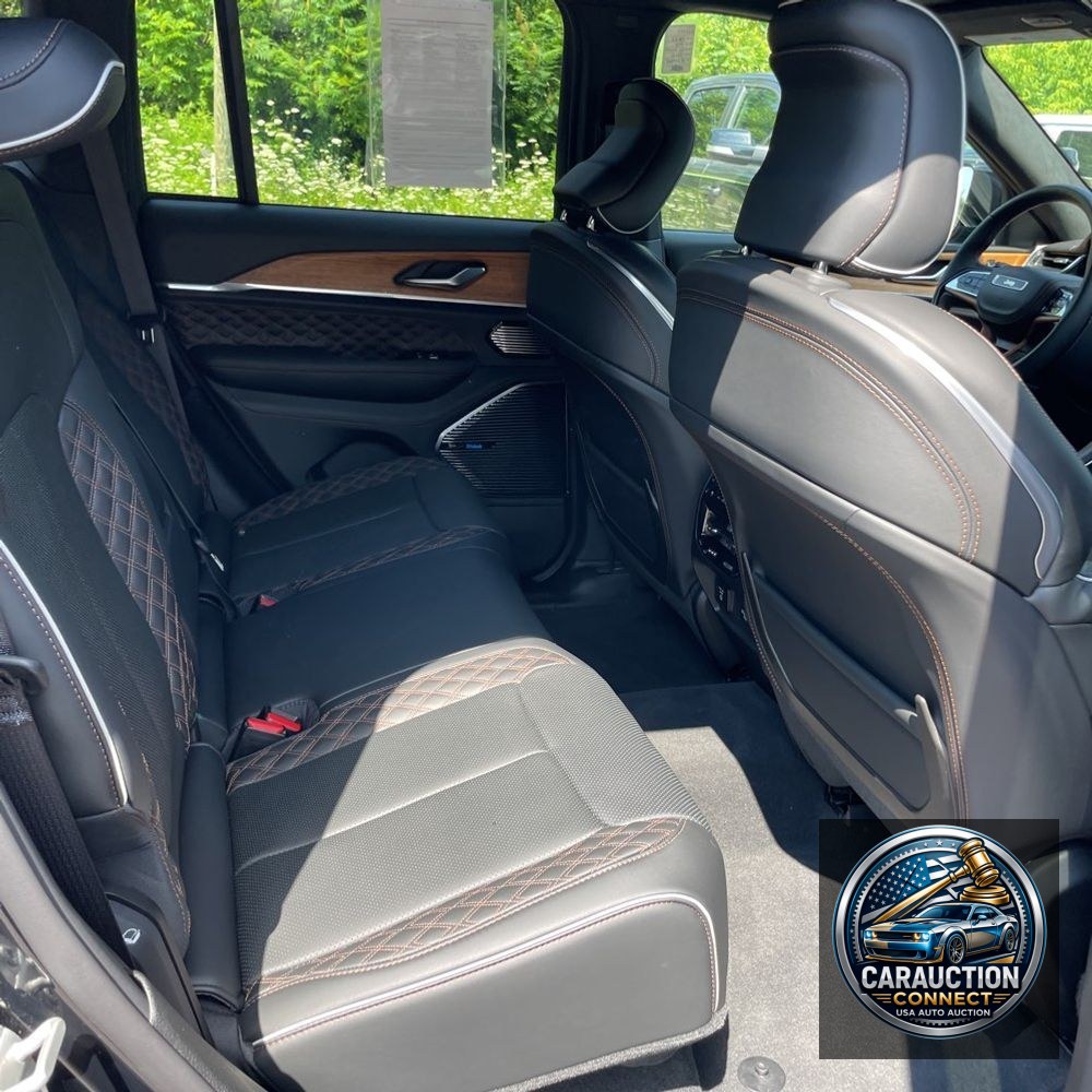 2023 Jeep Grand Cherokee Summit 4XE 4D SUV 4WD