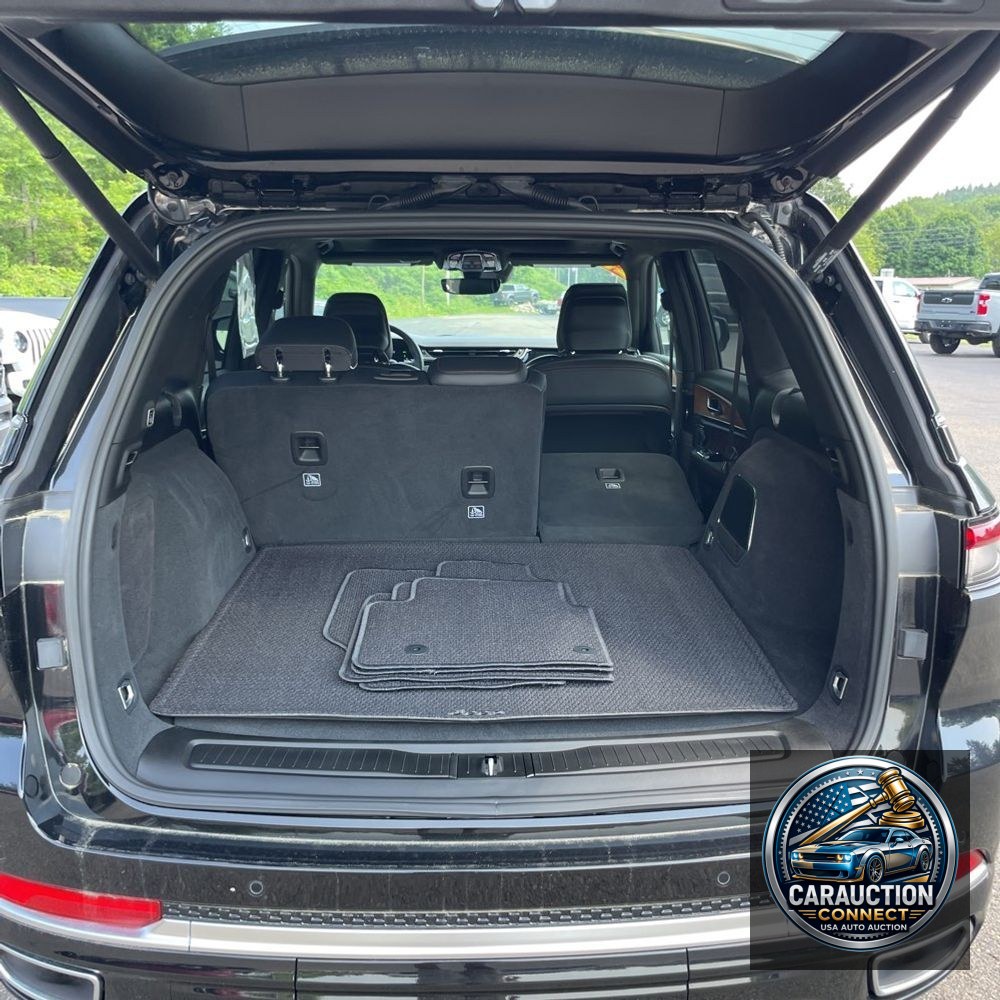 2023 Jeep Grand Cherokee Summit 4XE 4D SUV 4WD
