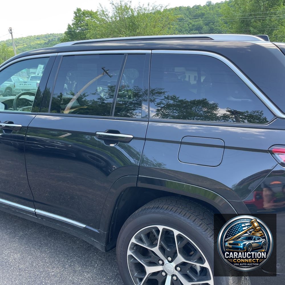 2023 Jeep Grand Cherokee Summit 4XE 4D SUV 4WD