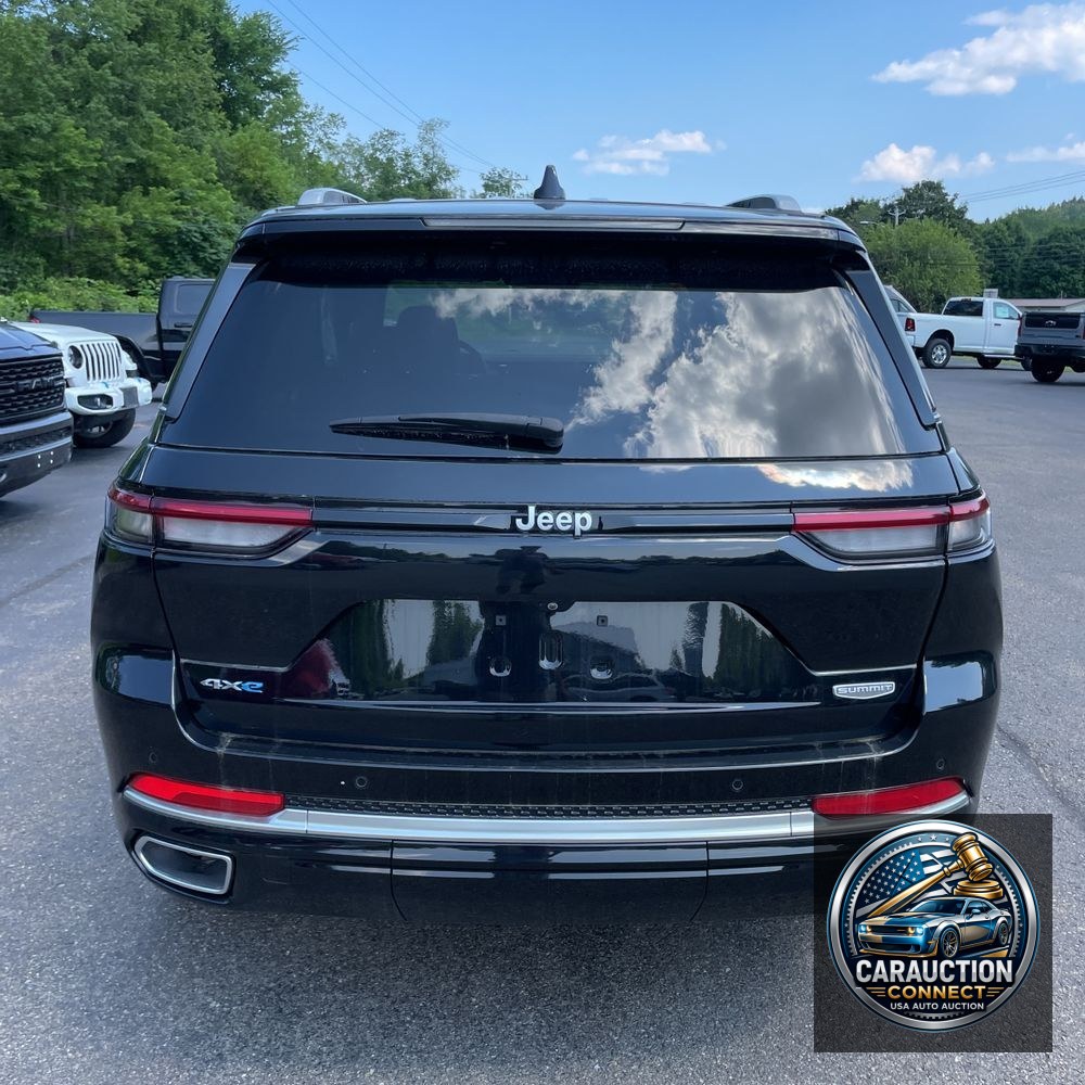 2023 Jeep Grand Cherokee Summit 4XE 4D SUV 4WD